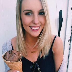 Meet your Posher, Carrie